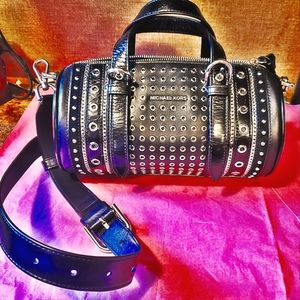 Pre-Loved Michael Kors Crossbody Stanton Barrel Bag.